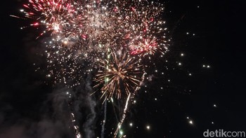 Menggunakan mode fireworks... Foto: Adi Fida Rahman/detikINET