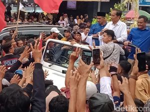 Pawai di Klaten, Jokowi Keliling Naik Hardtop Putih
