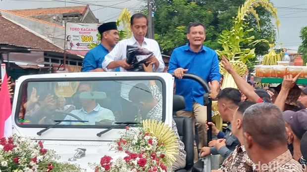 Jokowi bersama Ahmad Luthfi dan Taj Yasin di Klaten, Jumat (22/11/2024).