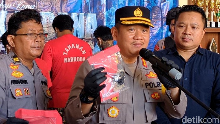 Kapolres Pekalongan Kota, AKBP Prayudha Widiatmoko, saat menggelar rilis di Mapolres Pekalongan Kota, Jumat (22/11/2024).