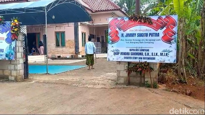 Kediaman saksi paslon Pilbup Sampang yang tewas dibacok