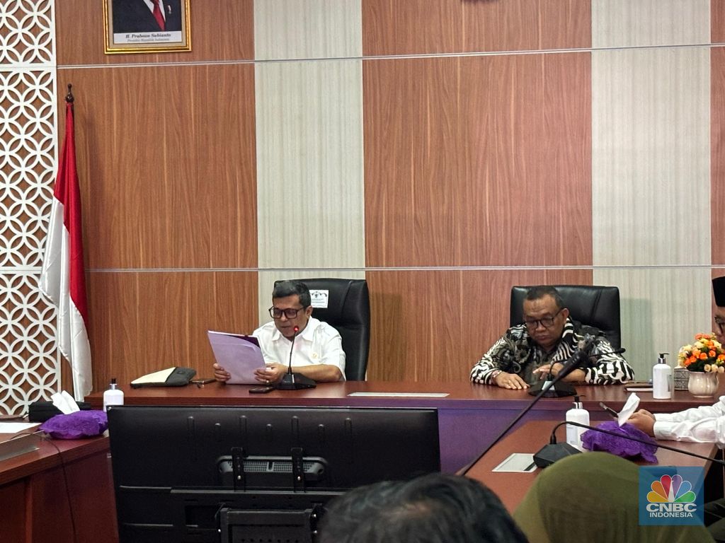 Kepala BPJH Haikal Hassan Baras di acara coffee morning di Gedung BPJH, Jakarta, Jumat, (22/11/2024). (CNBC Indonesia/Mentari Puspadini)