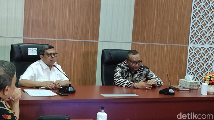 Kepala BPJPH Haikal Hasan dan Wakil Kepala BPJPH Afriansyah Noor