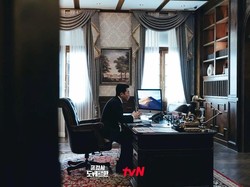 Pemain Drakor Ini Dijuluki Aktor Paling Awet Muda, Dikira 20 Tahun Lebih Muda