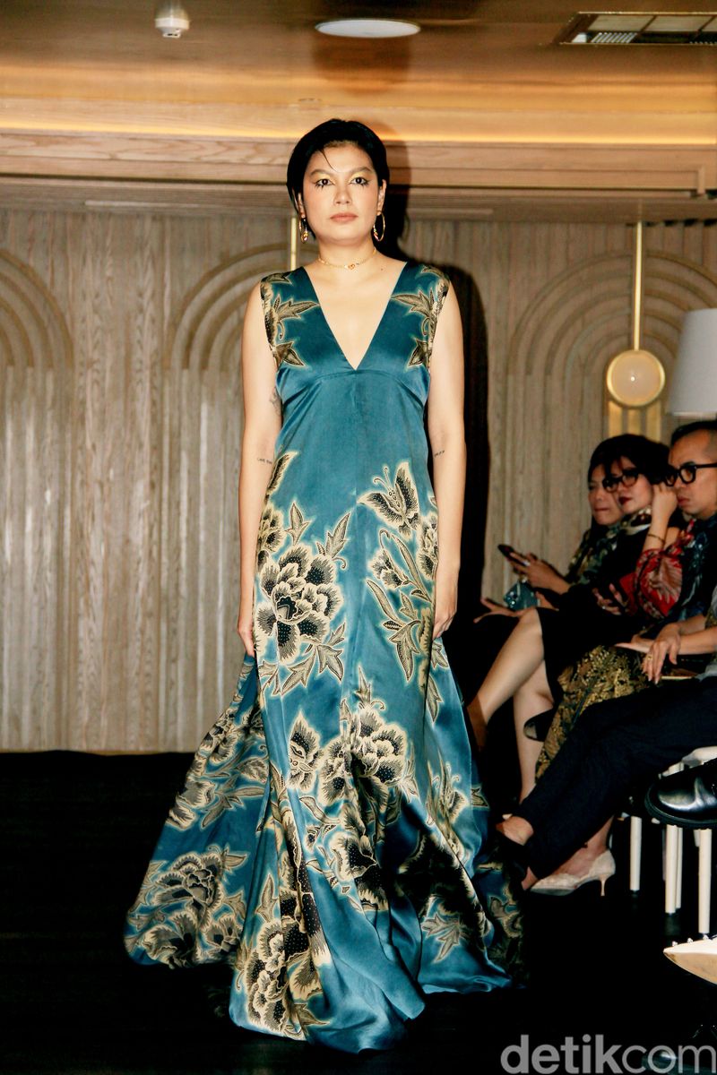 Iwan Tirta Private Collection Runway 2025 'MAHITALA'