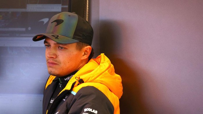 LAS VEGAS, NEVADA - NOVEMBER 21: Lando Norris of Great Britain and McLaren looks on in the garage prior to practice ahead of the F1 Grand Prix of Las Vegas at Las Vegas Strip Circuit on November 21, 2024 in Las Vegas, Nevada. (Photo by Clive Rose - Formula 1/Formula 1 via Getty Images)