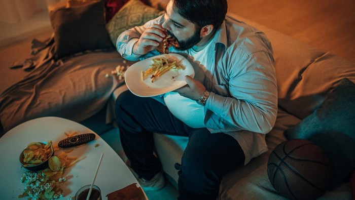 Makan Lewat Jam 5 Sore Ternyata Punya Efek Merugikan Kesehatan