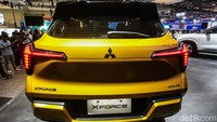 Mitsubishi XForce juga punya fitur canggih antara lain kunci keyless, Auto Lamp, Auto Wiper, Brake Auto Hold, Wireless Charging & Connectivity, Active Yaw Control (AYC), serta ABS dan EBD.