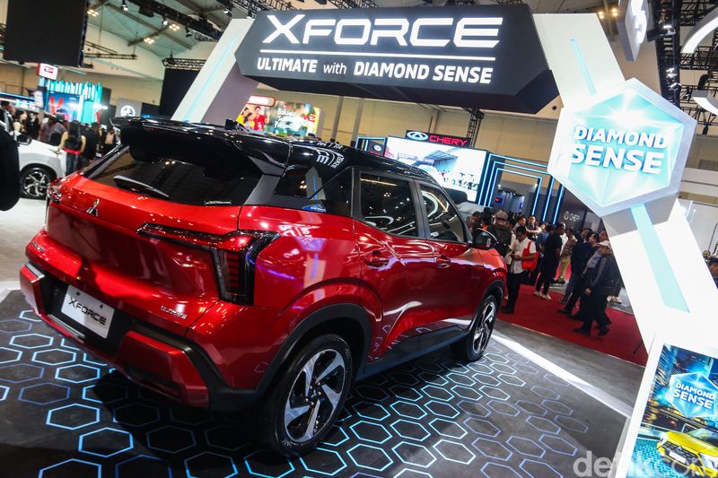 Mitsubishi merilis XForce Ultimate DS resmi meluncur di ajang Gaikindo Jakarta Auto Week 2024, Jumat (21/11/2024). XForce Ultimate DS dibanderol Rp 422,9 juta.