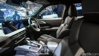Mitsubishi XForce menawarkan fitur keselamatan lengkap bahkan menjamin keamanan saat berkendara di berbagai cuaca dan kondisi jalan. Khusus varian Ultimate DS kini dilengkapi dengan 6 airbags.