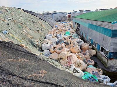Pabrik Daur Ulang di Korsel Terbengkalai, Sampah Plastik Menggunung