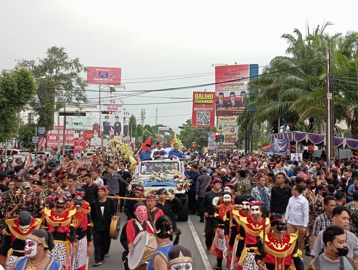 Pawai Bareng Luthfi-Yasin di Karanganyar, Jokowi: Sambutannya Luar Biasa