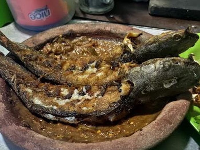 pecel lele enak di jakarta pusat