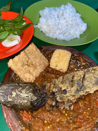 pecel lele enak di jakarta pusat