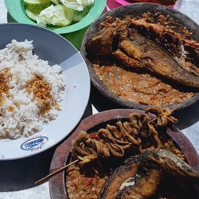 Pecel lele legendaris di Jakarta