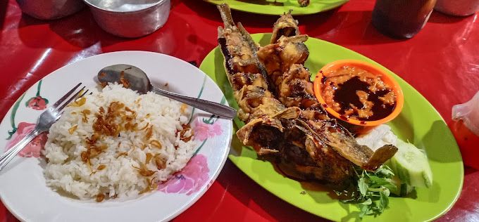 pecel lele enak di jakarta pusat