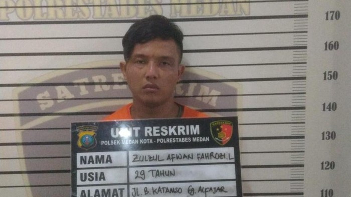 Pelaku penjambretan kalung emas di Medan. (Istimewa)