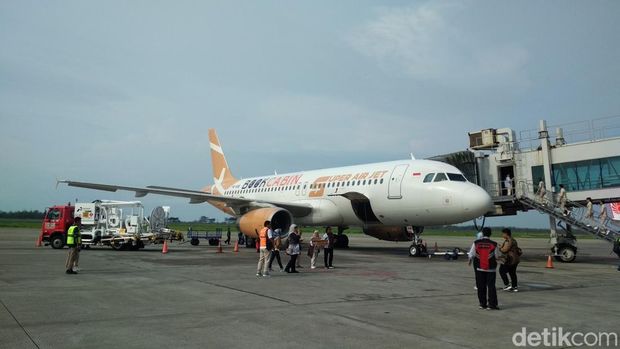 Penerbangan perdana Super Air Jet rute Yogya International Airport ke Bandara Tjilik Riwut Palangkaraya, Jumat (22/11/2024).