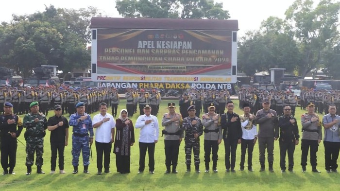 Apel kesiapan pengamanan Pilkada Serentak 2024 di Polda NTB, Jumat (22/11/2024). Polda NTB mengerahkan 4.228 personel.