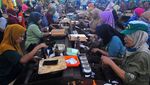 Potret Ibu-ibu Produksi Rokok di Kudus