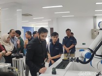 Momen Nouman Ali Khan Kunjungi Pabrik Kosmetik Halal