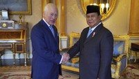 Diketahui, Prabowo memulai lawatannya sejak 8 November. Ia mengawali lawatan ke China dan Amerika Serikat dengan bertemu pemimpin negara kedua negara tersebut. (Jonathan Brady/Pool photo via AP)  