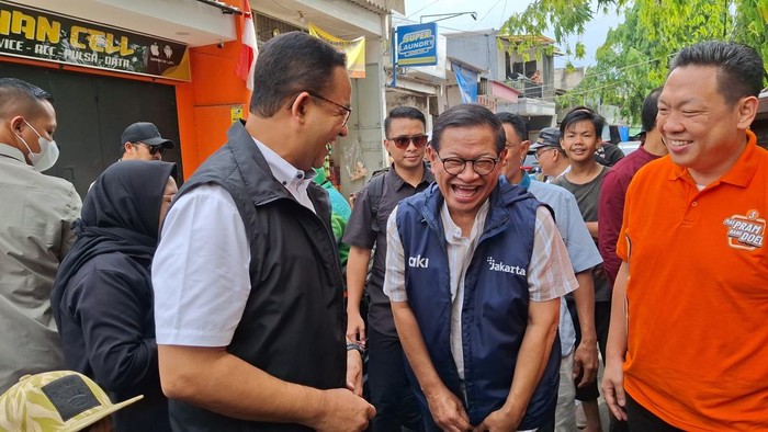 Pramono dan Anies saat blusukan bareng (Taufiq/detikcom)