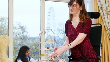 Berdasarkan Guinness World Records, perempuan tertinggi di dunia dipegang oleh Rumeysa Gelgi yang menjulang hingga 2,15 meter. Sementara untuk perempuan terpendek di dunia, Jyoti Amge, hanya memiliki tinggi 63 cm. Foto: Guinness World Records