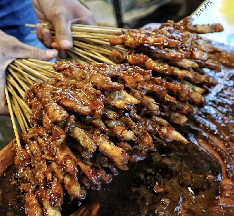 Sate Ayam juga sangat terkenal enak di Pujasera Blok S