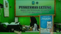 Sebelum adanya fasilitas ini Puskesmas di gedung yang lama cukup merepotkan karena harus menumpang sinyal ke gedung Sekolah Dasar dan harus bolak balik ke Puskesmas hingga 5-8 kali sehari untuk mencari internet.