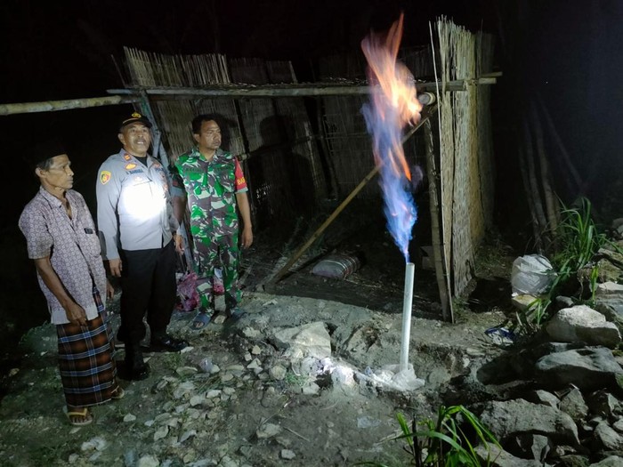 Sumur bor di Sumenep diduga keluarkan gas