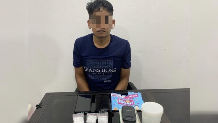 Tersangka dan barang bukti sabu