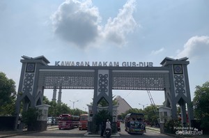 Pesarean Tebuireng, Wisata Religi Islam di Jombang
