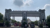 Pintu gerbang pesarean