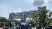 Pintu gerbang pesarean