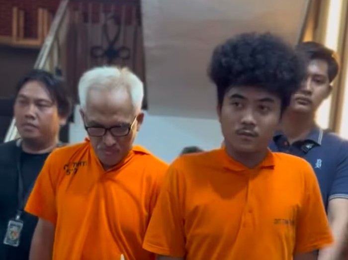 Ustaz sakti yang merupakan pelaku penipuan modus hipnotis ditangkap Polda Metro Jaya. Aby ditangkap bersama 5 rekan kriminalnya. (dok IG @kasubditjatanraspmj)