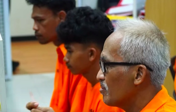 Ustaz sakti yang merupakan pelaku penipuan modus hipnotis ditangkap Polda Metro Jaya. Aby ditangkap bersama 5 rekan kriminalnya. (dok IG @kasubditjatanraspmj)