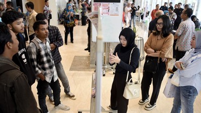 Warga Samarinda Berburu Lowongan Pekerjaan