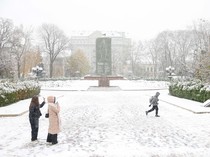 Warga Ukraina Hadapi Musim Dingin dan Serangan Rusia