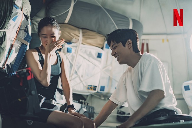 When The Stars Gossip menjadi drama Korea pertama yang berlatar luar angkasa. Penggemar tak perlu menunggu lama lagi, When The Stars Gossip atau Ask The Stars dijadwalkan tayang pada 4 Januari 2025. Foto: dok. Netflix