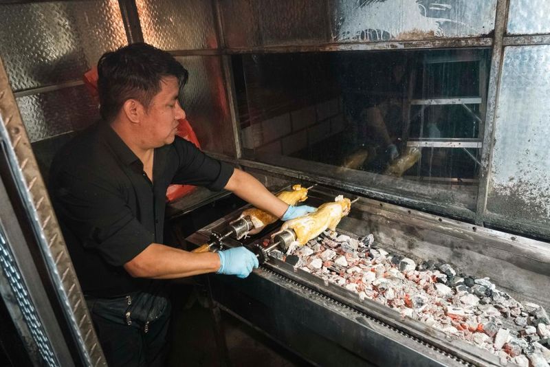 Wow! Restoran Ini Sajikan Marmot Panggang Utuh Rp 1,7 Juta