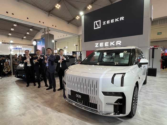 Zeekr rilis 2 mobil listrik baru di Indonesia