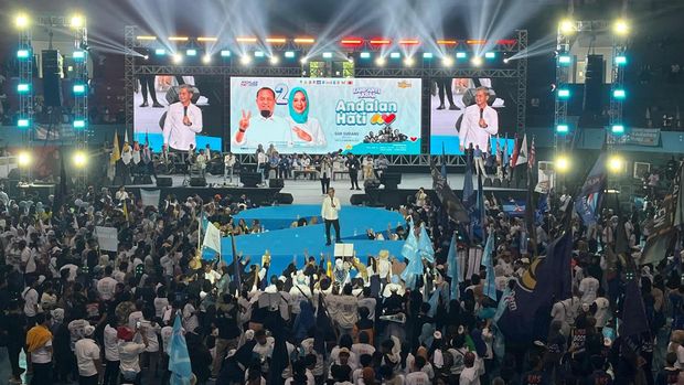 Andi Sudirman Sulaiman-Fatmawati Rusdi saat kampanye akbar di GOR Sudiang, Makassar. Dokumen Istimewa