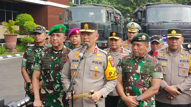 Apel pergeseran pasukan di Polda Jatim