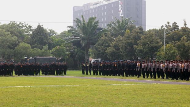 Apel pergeseran pasukan di Polda Jatim