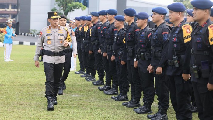 Apel pergeseran pasukan pengamanan PAM TPS Pilkada Serentak 2024 di wilayah Polda Sumsel