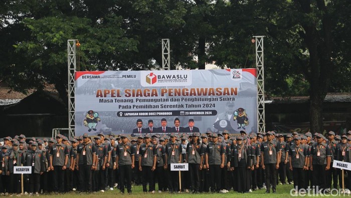 Apel Siaga Pengawasan jelang coblosan di Ponorogo.