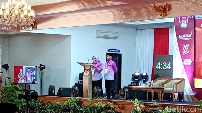 Calon Bupati Musi Rawas (Mura) nomor urut satu Ratna Machmud mengakui ada infrastruktur yang perlu dibenahi. Ia juga akan fokus ke masalah pendidikan di Musi Rawas.