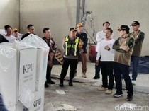 14 Truk Dikawal Polisi Distribusikan Logistik Pilkada Bojonegoro