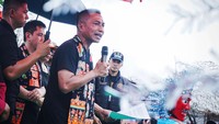 Dharma Pongrekun memaparkan program-programnya di hadapan pendukung yang hadir dalam kampanye akbar.  